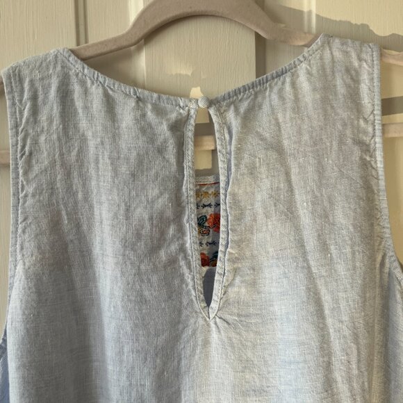 C&C California Dress with pockets %100 linen with embroidered neckline, size L - Picture 3 of 10